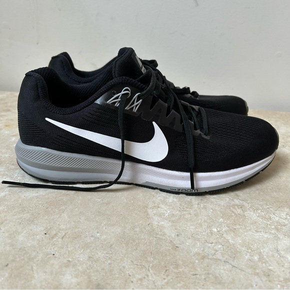Nike Zoom Structure 21 black sneakers for women w/Gray white sole size 8.5 EUC! - Picture 2 of 9